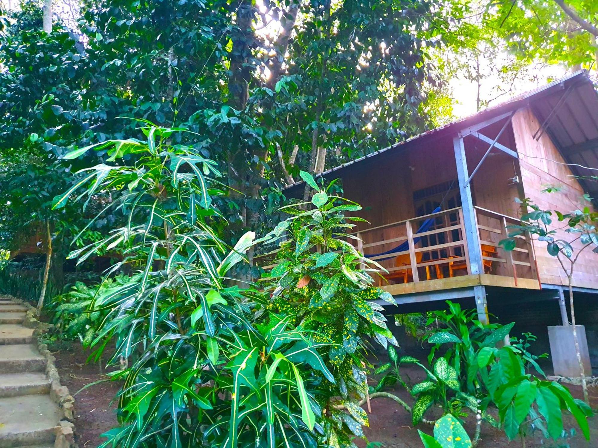 Santi Garden Bungalows Iboih Exteriör bild
