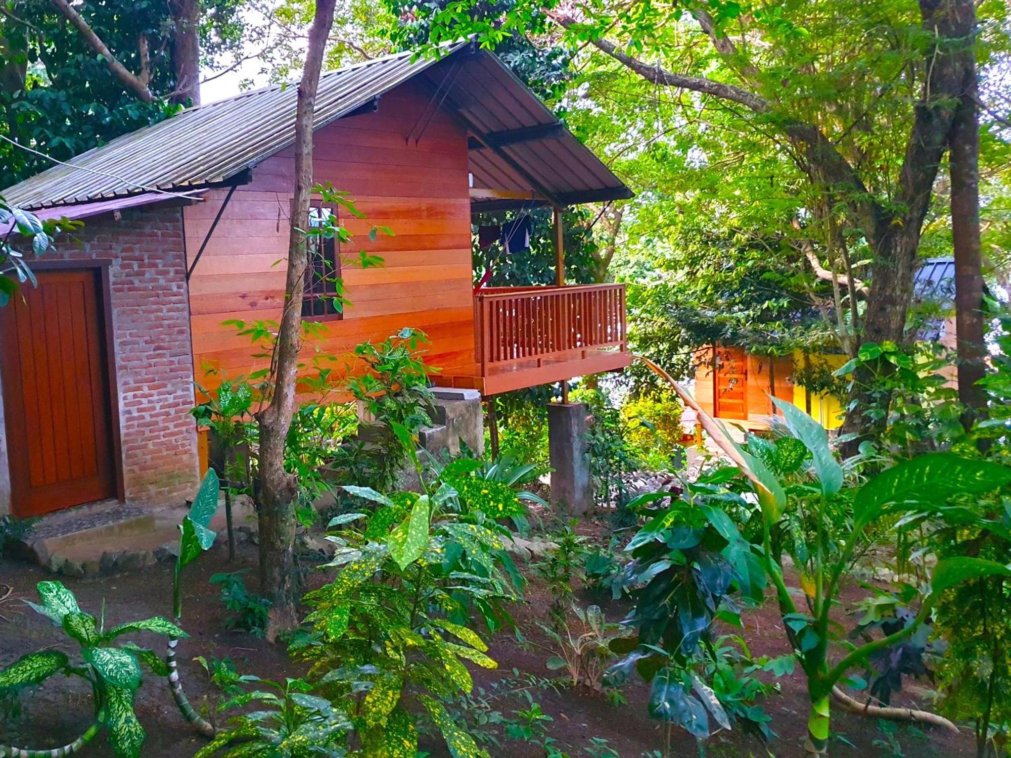 Santi Garden Bungalows Iboih Exteriör bild